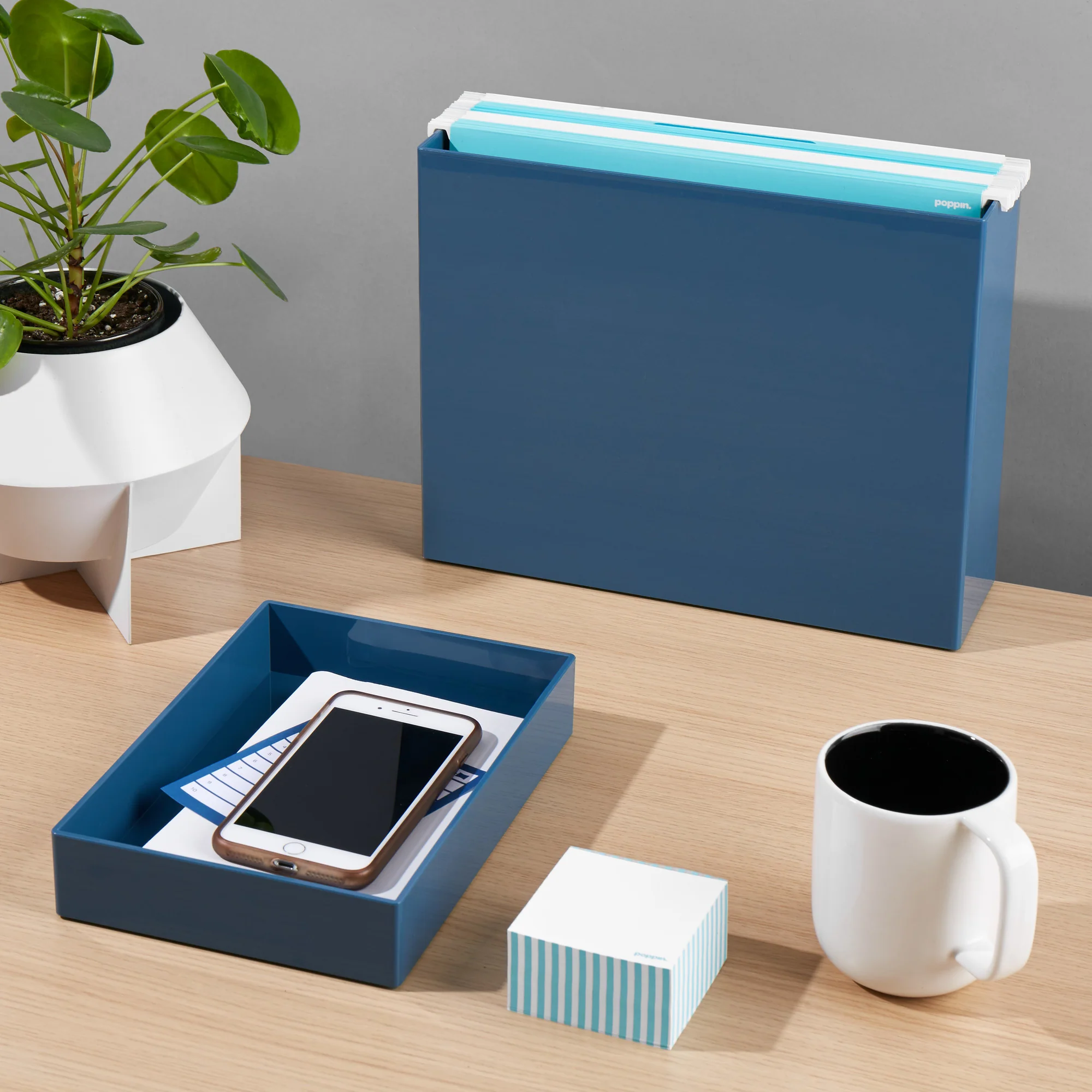 Medium Accessory Tray 22 Medium Accessory Tray