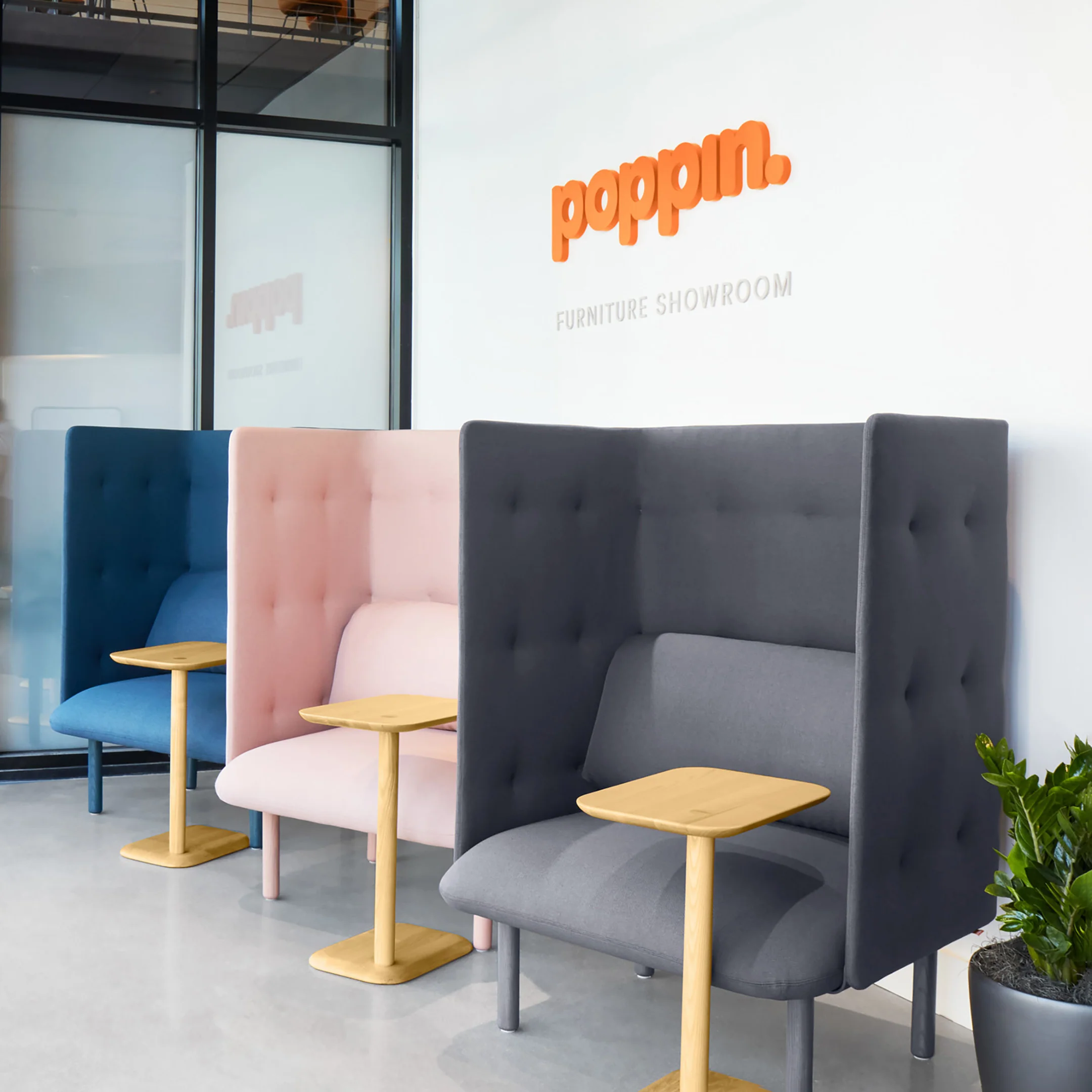 QT Privacy Lounge Chair